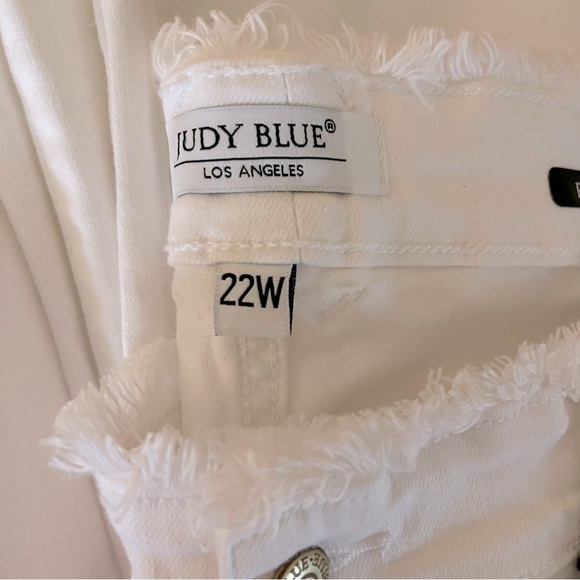 JUDY BLUE WHITE HIGH WAIST FRAY WAISTBAND FLARE RAW EDGE WOMENS PLUS VACATION - Picture 4 of 9